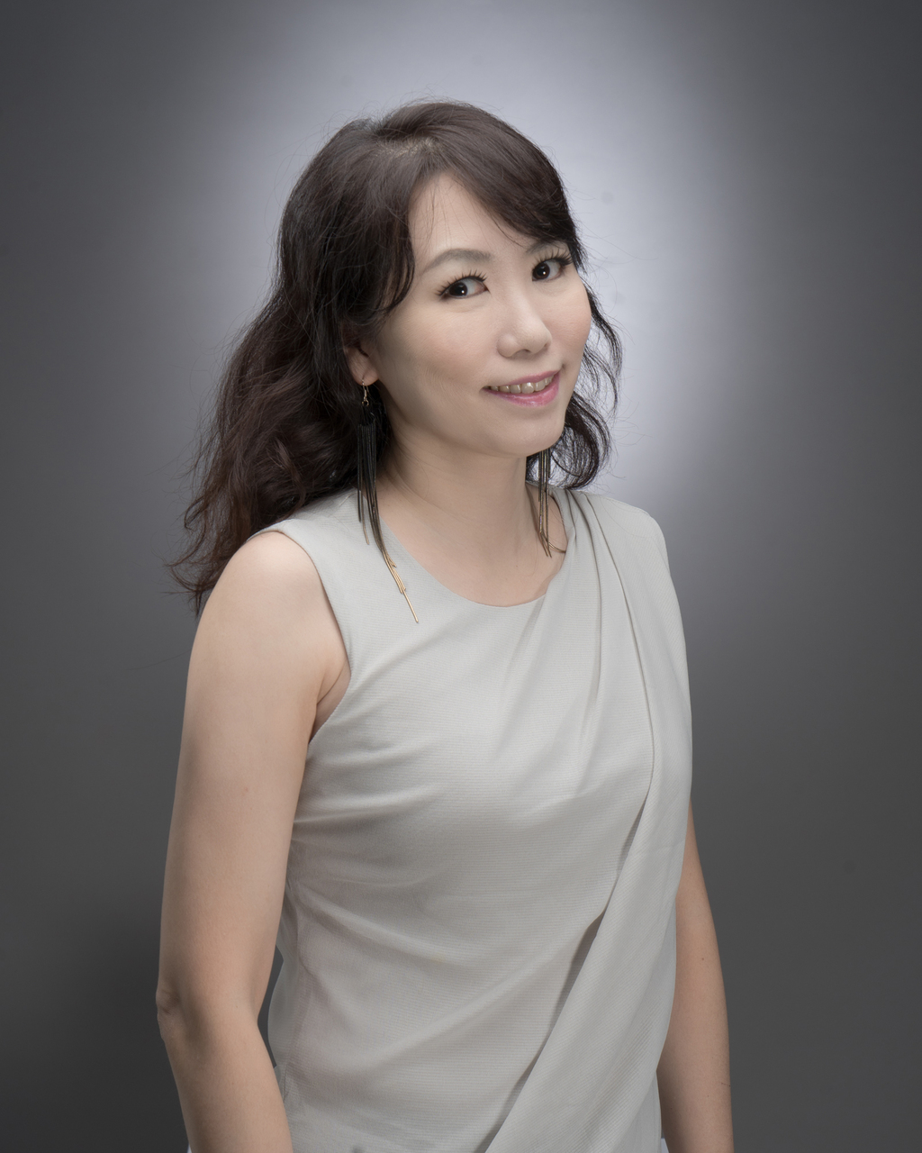 王文嘉 Nikii W. Wang 副教授/華語教育中心主任圖片(另開新視窗)